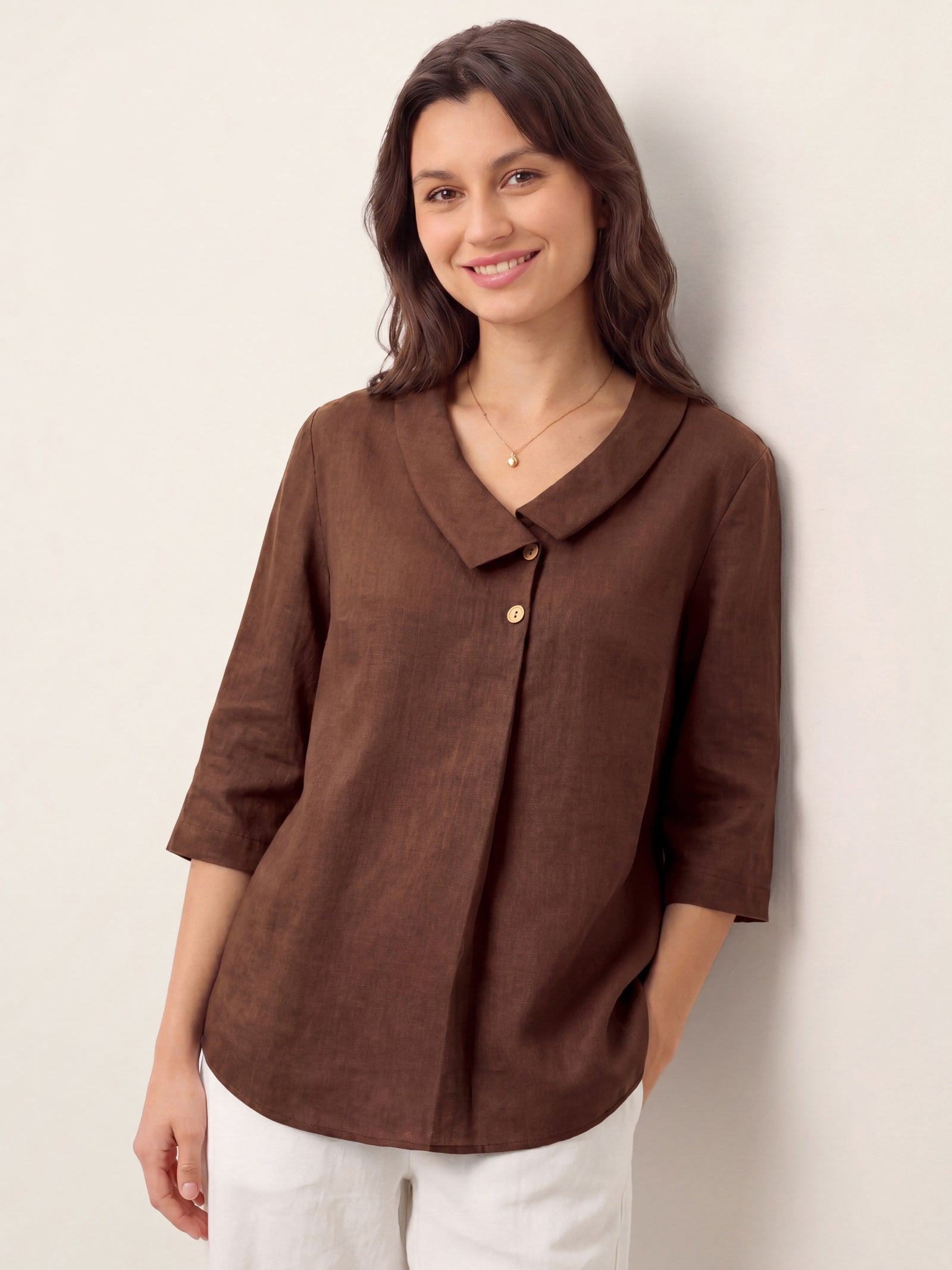 CLARA™ | Blusa de Lino con Cuello Asimétrico