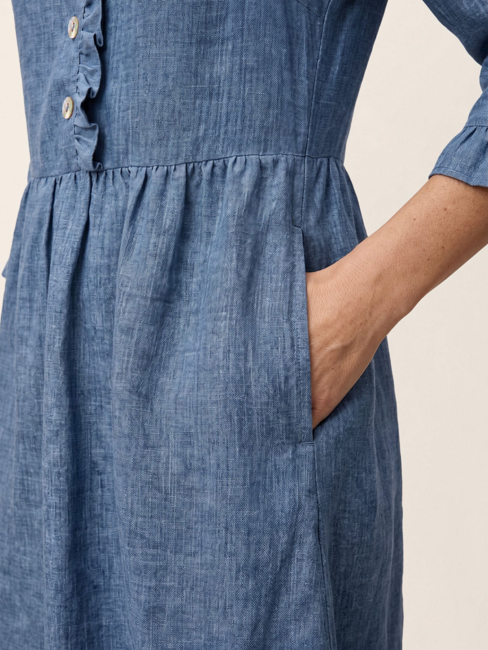 SAMARA | Vestido de lino con volantes