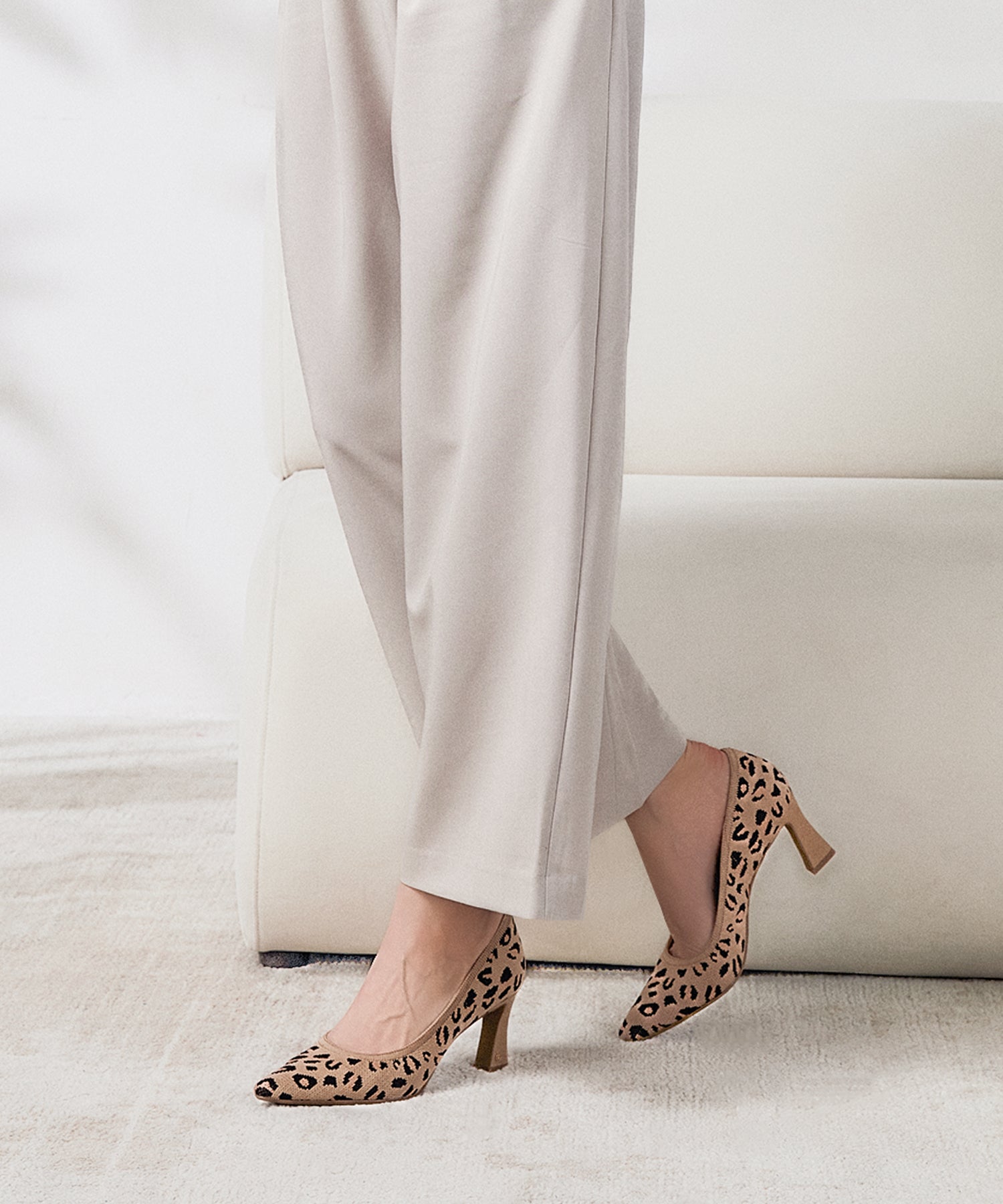 VERONA™ | Tacón Clásico de Punta Elegante