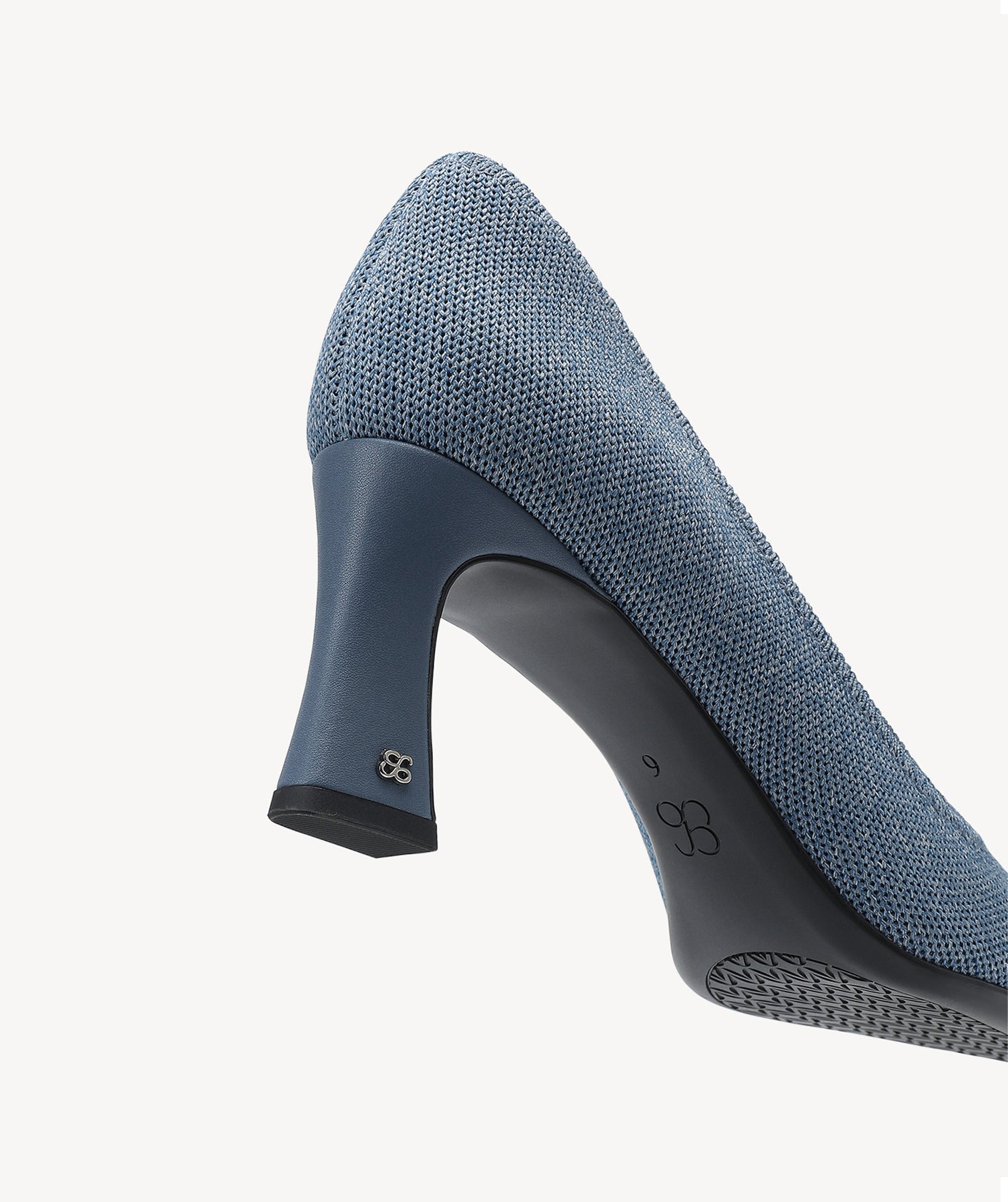 VERONA™ | Tacón Clásico de Punta Elegante