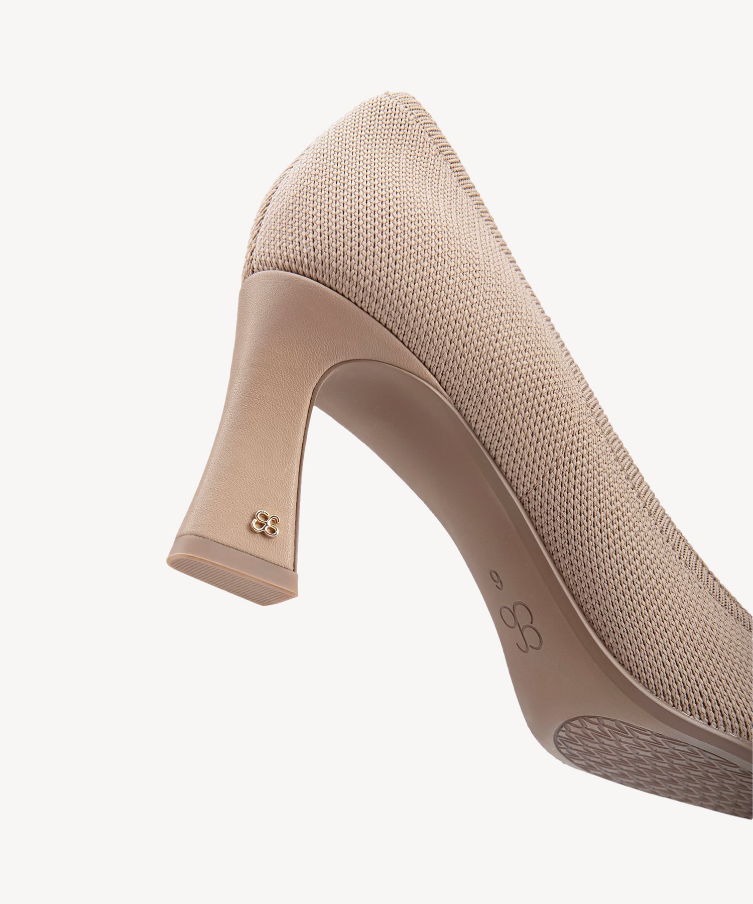 VERONA™ | Tacón Clásico de Punta Elegante